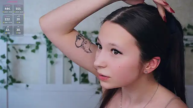 GabrielleLynchard online show from March 21, 10:57 pm