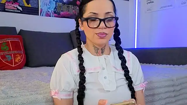 Snapshot of KiraQuinn1 chatting on March 25, 2:56 pm KiraQuinn1 online show from March 25, 2:56 pm