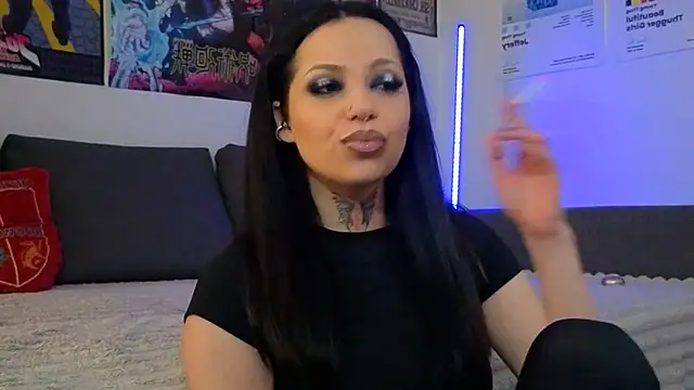 Snapshot of KiraQuinn1 chatting on April 8, 3:56 pm KiraQuinn1 online show from April 8, 3:56 pm