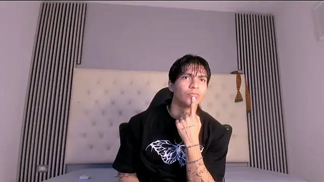 toji luxxer online show from November 28, 8:44 pm