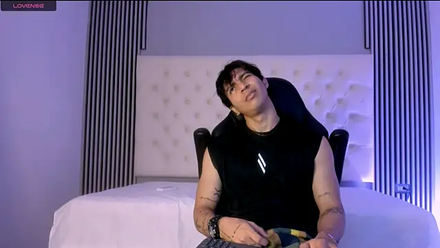 toji luxxer online show from December 3, 4:09 am