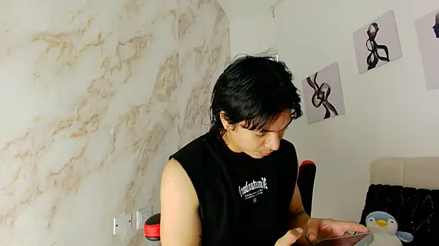 toji luxxer online show from January 6, 8:45 pm