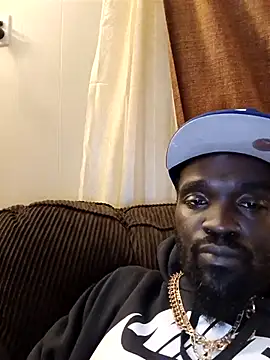 Snapshot of ChocolatebbC4u chatting on October 23, 5:18 am ChocolatebbC4u online show from October 23, 5:18 am