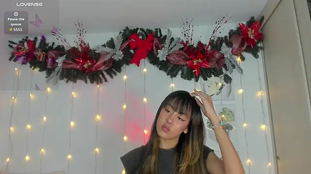 Susy spark online show from December 19, 11:34 pm