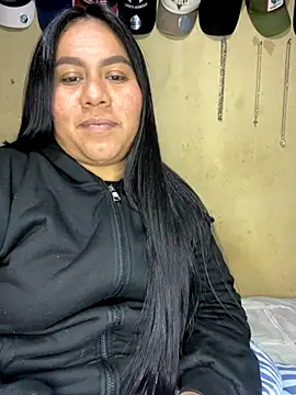 Snapshot of babyjuly19 chatting on October 25, 8:00 am babyjuly19 online show from October 25, 8:00 am