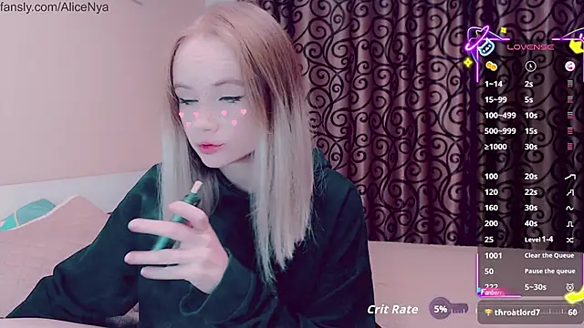 Snapshot of AliceNya_cute chatting on October 24, 4:53 am AliceNya cute online show from October 24, 4:53 am