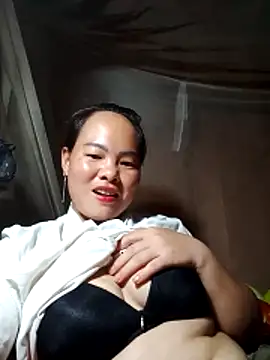 emilyzz online show from March 29, 8:25 am