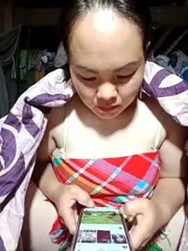 emilyzz online show from April 18, 5:44 am