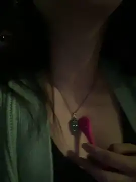 Snapshot of smile-520 chatting on December 19, 1:18 pm smile-520 online show from December 19, 1:18 pm