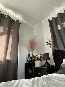 ZoeyJohnson online show from October 23, 7:12 pm