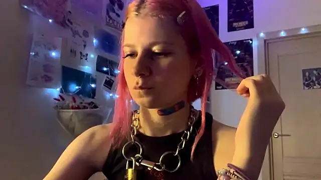 Snapshot of PinkVampire chatting on September 18, 5:04 pm PinkVampire online show from September 18, 5:04 pm