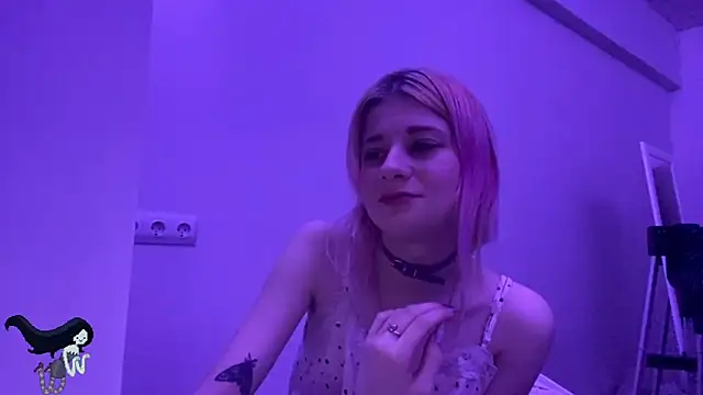 Snapshot of PinkVampire chatting on October 26, 9:42 pm PinkVampire online show from October 26, 9:42 pm