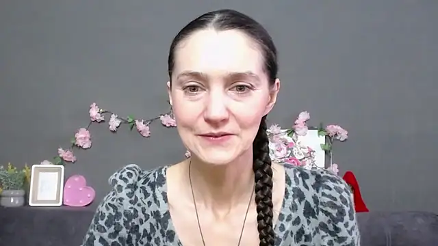 TayaFinch online show from January 18, 1:26 pm