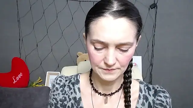 TayaFinch online show from February 8, 1:14 pm