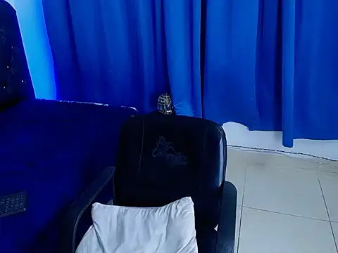 Snapshot of Cordelia_Perlman chatting on December 14, 8:30 am Cordelia Perlman online show from December 14, 8:30 am