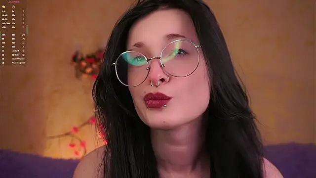 DarcyAspacio online show from April 6, 11:00 am