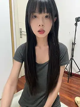 Snapshot of qiqi_x chatting on July 3, 12:33 pm qiqi x online show from July 3, 12:33 pm