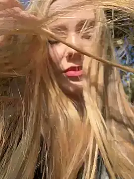 MilaMoone online show from September 27, 10:20 am