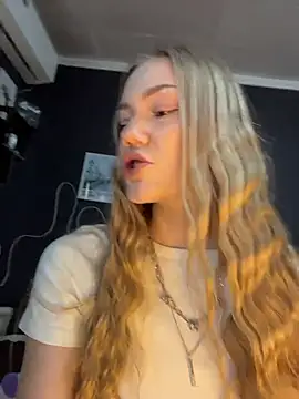 MilaMoone online show from March 21, 11:04 am