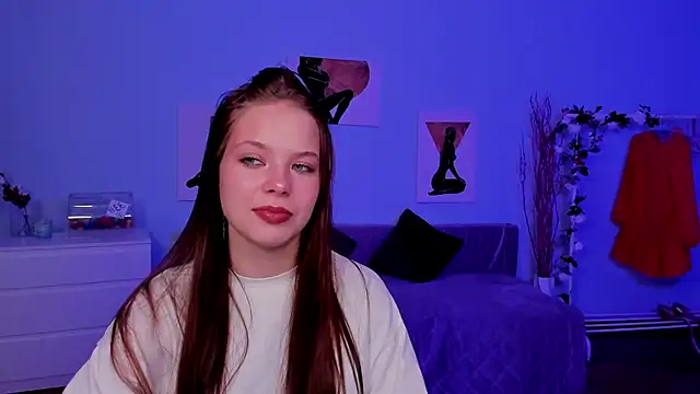 Snapshot of BetsyKiss chatting on October 22, 5:19 am BetsyKiss online show from October 22, 5:19 am