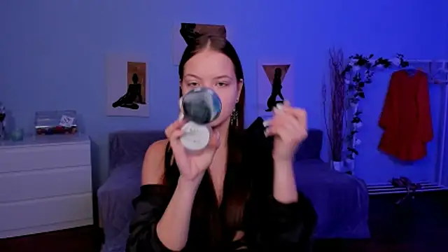 BetsyKiss online show from November 12, 5:30 am