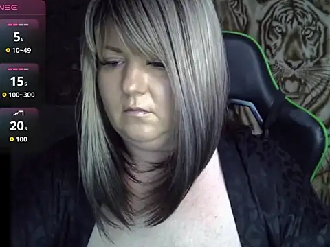 YuliiaSan online show from November 16, 9:15 am