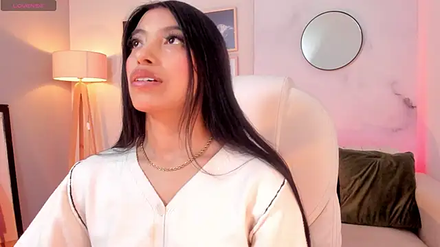 Tiffany Low online show from February 9, 1:04 pm