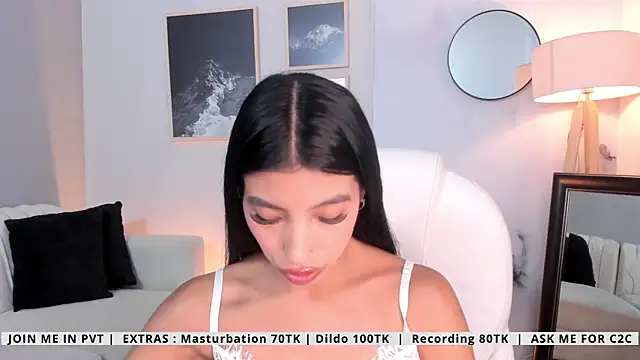 Snapshot of Tiffany_Low chatting on May 6, 4:23 pm Tiffany Low online show from May 6, 4:23 pm