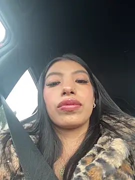 Snapshot of Tiffany_Low chatting on May 26, 3:52 pm Tiffany Low online show from May 26, 3:52 pm