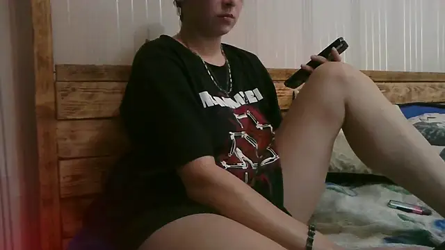 Snapshot of EthelsLover chatting on October 16, 9:21 am EthelsLover online show from October 16, 9:21 am