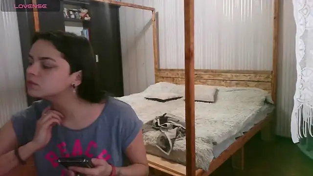 EthelsLover online show from December 17, 9:37 am