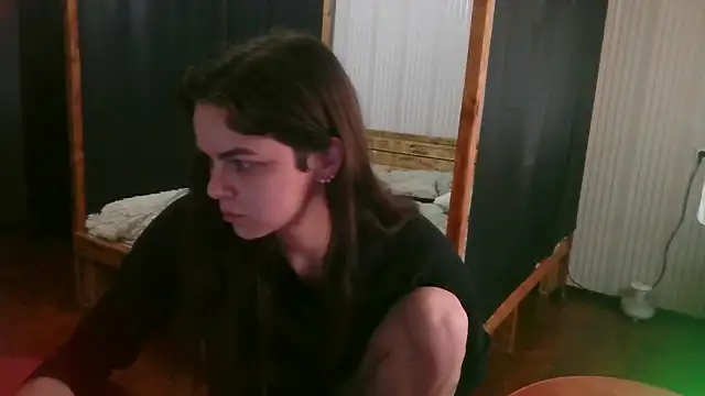 Snapshot of EthelsLover chatting on May 15, 10:33 am EthelsLover online show from May 15, 10:33 am