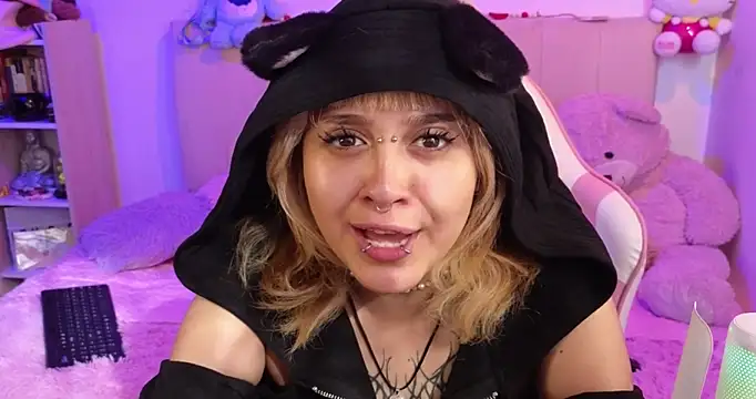 NekoWaifu online show from March 1, 1:24 pm