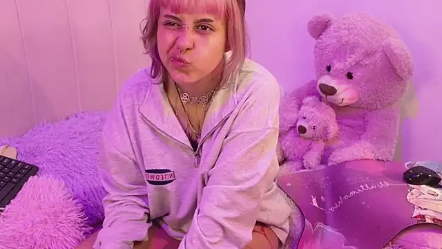 NekoWaifu online show from April 15, 1:51 pm