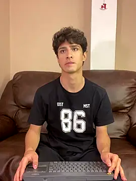 Snapshot of Xam_Collen chatting on December 4, 4:38 pm Xam Collen online show from December 4, 4:38 pm