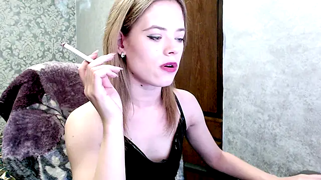 Snapshot of Kate__Loves chatting on October 7, 5:43 pm Kate Loves online show from October 7, 5:43 pm