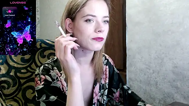 Kate  Loves online show from November 18, 7:18 pm