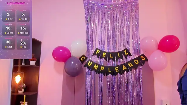 HoollyHendrix online show from November 1, 8:44 pm