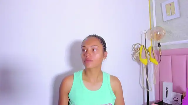 HoollyHendrix online show from February 28, 8:54 pm