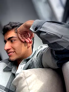 tomy hot20 online show from December 2, 8:59 pm