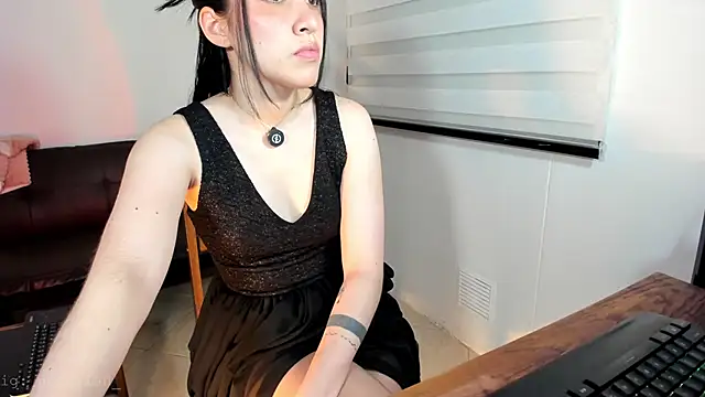 SarahCastillo  online show from January 7, 7:44 am