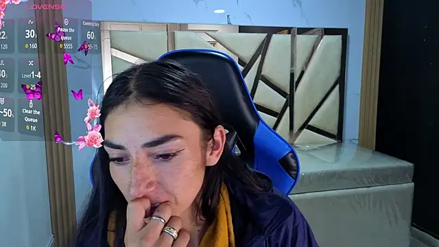 Maily a  online show from February 26, 2:43 am