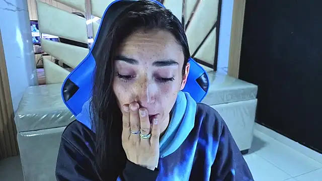 Maily a  online show from April 10, 3:01 am