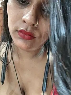 Snapshot of Jasmine_Januja chatting on June 25, 5:12 am Jasmine Januja online show from June 25, 5:12 am