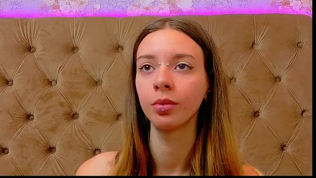 Snapshot of CoraVex chatting on May 20, 3:56 am CoraVex online show from May 20, 3:56 am