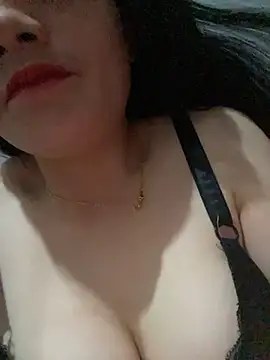 Snapshot of Lucie-pusy chatting on November 13, 10:30 pm Lucie-pusy online show from November 13, 10:30 pm