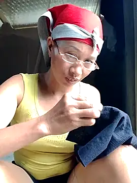 Snapshot of donna-bae chatting on August 4, 3:32 am donna-bae online show from August 4, 3:32 am