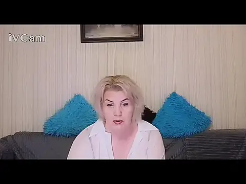 Snapshot of Solveth chatting on August 9, 10:31 am Solveth online show from August 9, 10:31 am