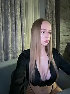 MissOyee online show from November 13, 8:08 pm