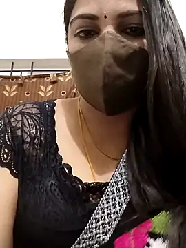 Snapshot of hottamil_honey_couples chatting on October 2, 10:50 pm hottamil honey couples online show from October 2, 10:50 pm